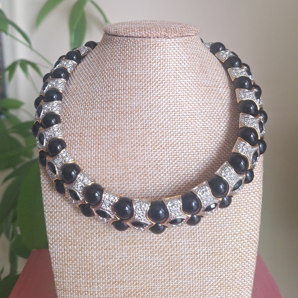 Elegant Black and Gold Women's Necklace